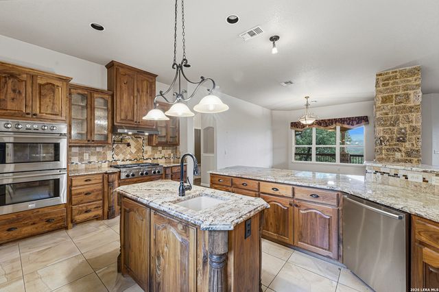 401 LORNE RD, Canyon Lake, TX 78133