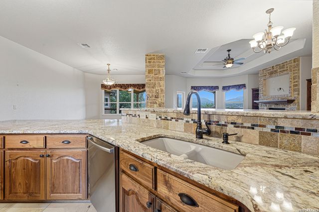 401 LORNE RD, Canyon Lake, TX 78133