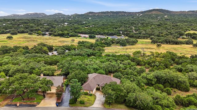 401 LORNE RD, Canyon Lake, TX 78133