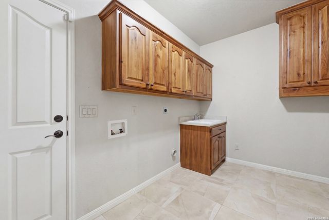 401 LORNE RD, Canyon Lake, TX 78133