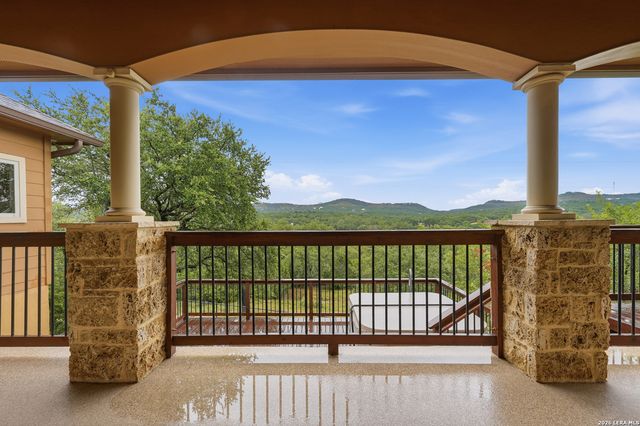 401 LORNE RD, Canyon Lake, TX 78133