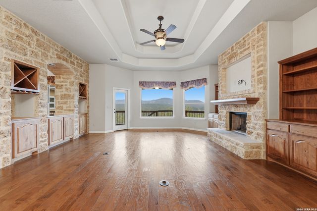 401 LORNE RD, Canyon Lake, TX 78133