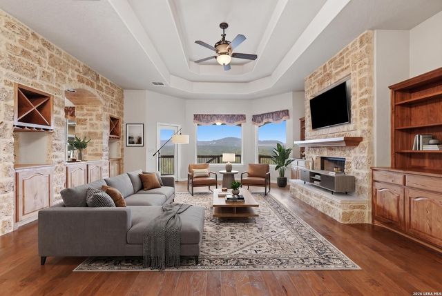 401 LORNE RD, Canyon Lake, TX 78133