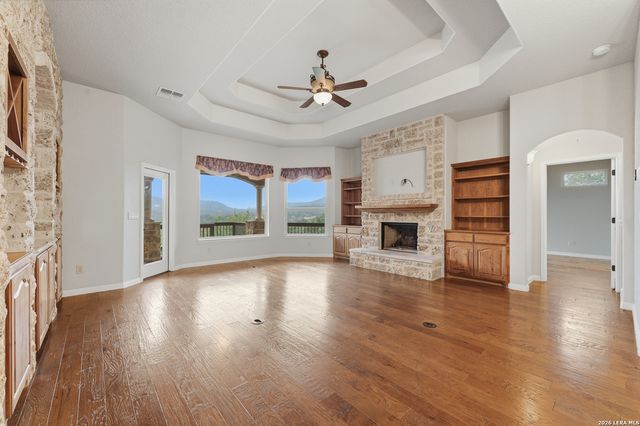 401 LORNE RD, Canyon Lake, TX 78133