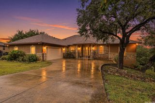 401 LORNE RD, Canyon Lake, TX 78133