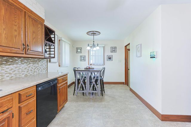 1005 Violet Road, Elkhart, IN 46514