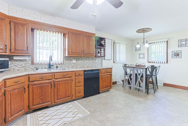 1005 Violet Road, Elkhart, IN 46514