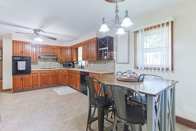 1005 Violet Road, Elkhart, IN 46514