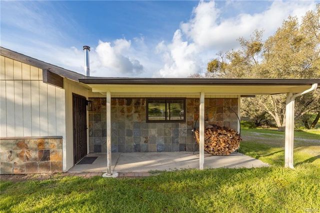 43317 Running Deer Court, Coarsegold, CA 93614