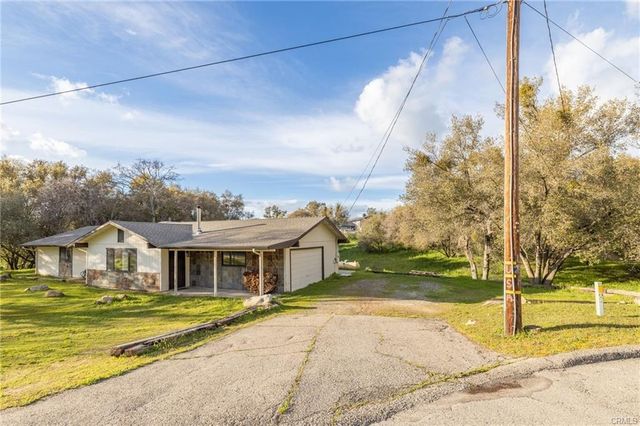 43317 Running Deer Court, Coarsegold, CA 93614