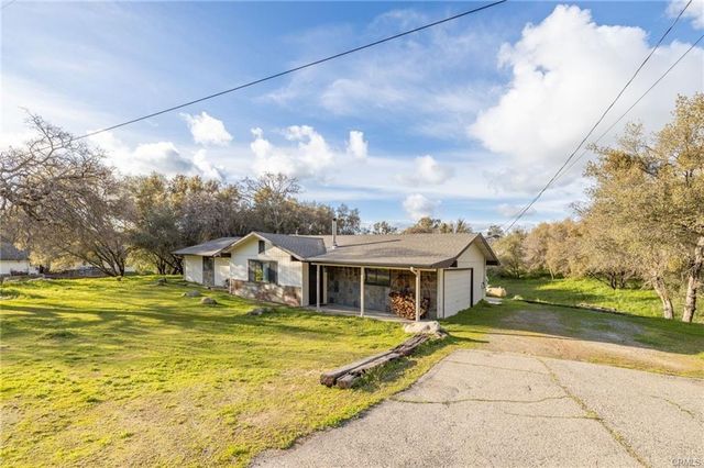 43317 Running Deer Court, Coarsegold, CA 93614
