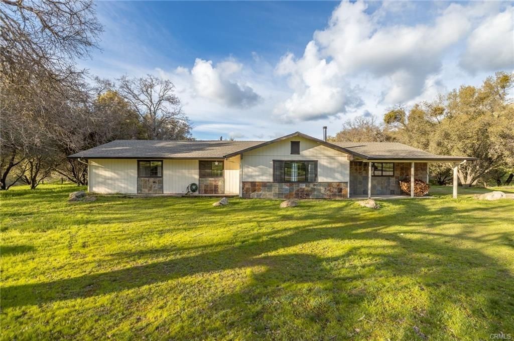 43317 Running Deer Court, Coarsegold, CA 93614