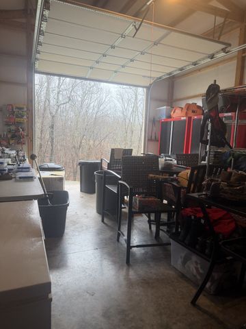 322 Eagle Shore Dr, Dover, TN 37058