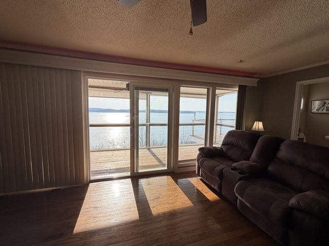 322 Eagle Shore Dr, Dover, TN 37058