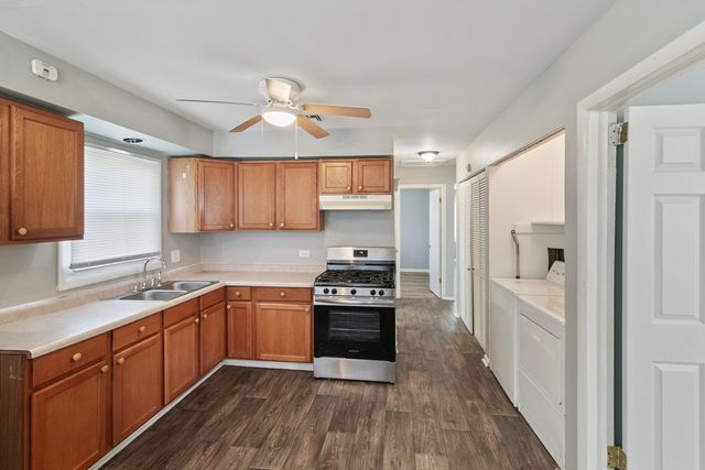 444 Hickory Street 2A, Chicago Heights, IL 60411