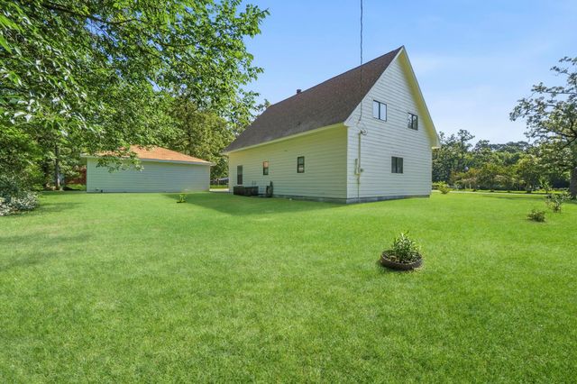 109 Pine Needle Street, Onalaska, TX 77360