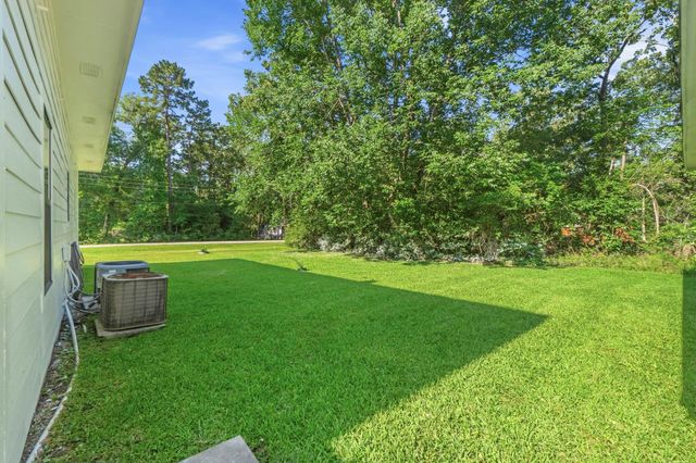 109 Pine Needle Street, Onalaska, TX 77360