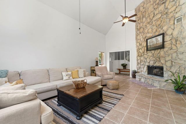 109 Pine Needle Street, Onalaska, TX 77360