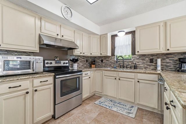 109 Pine Needle Street, Onalaska, TX 77360