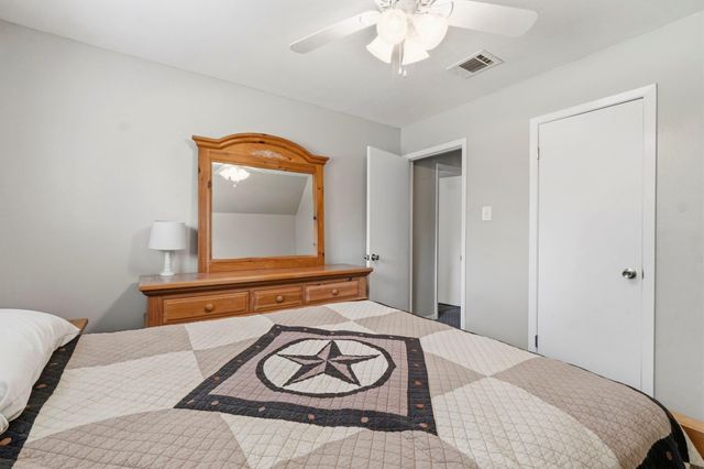 109 Pine Needle Street, Onalaska, TX 77360