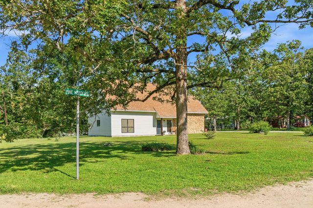 109 Pine Needle Street, Onalaska, TX 77360