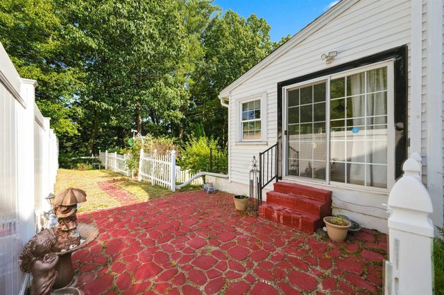 36 Cheyenne Drive, Nashua, NH 03063
