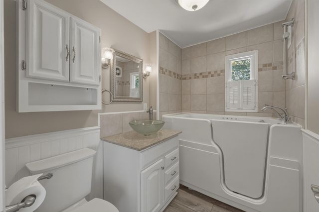 36 Cheyenne Drive, Nashua, NH 03063