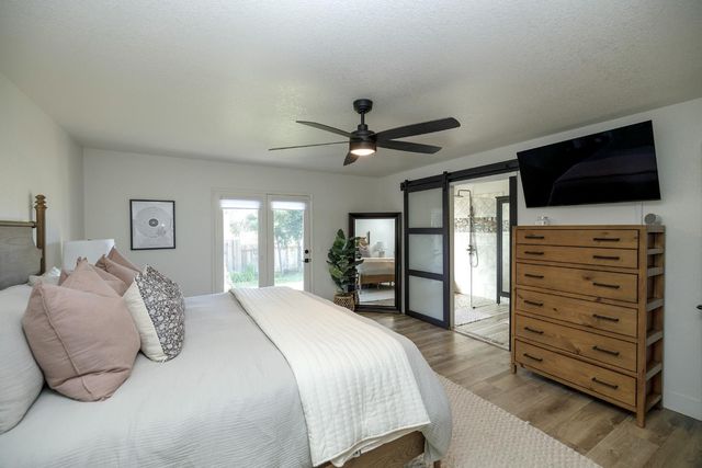 884 Hillswood Ct, Oakdale, CA 95361