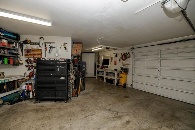 884 Hillswood Ct, Oakdale, CA 95361