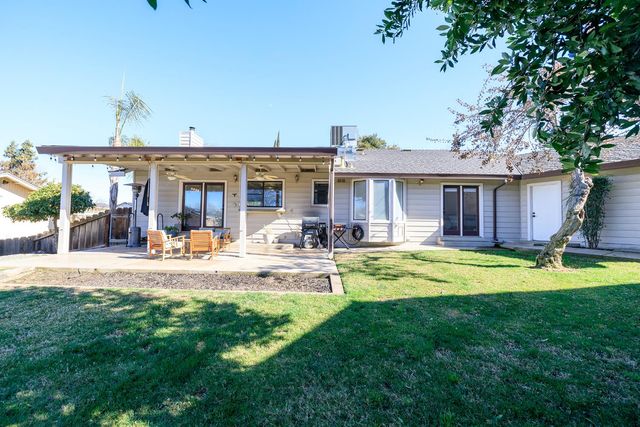 884 Hillswood Ct, Oakdale, CA 95361