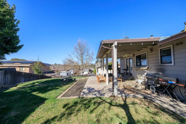 884 Hillswood Ct, Oakdale, CA 95361