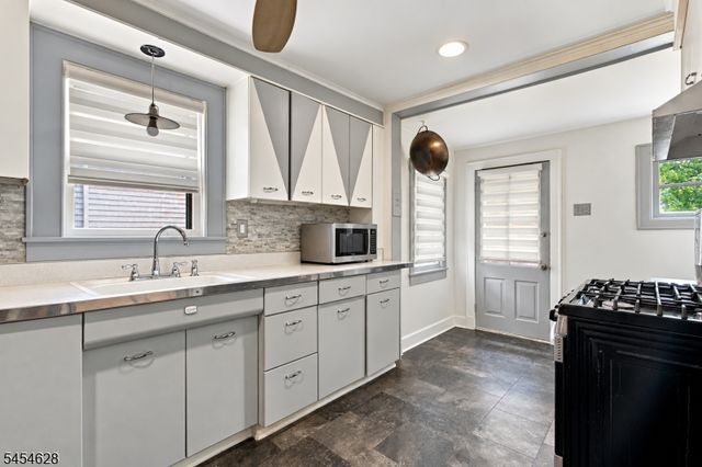 34 E Munson Ave, Dover Town, NJ 07801