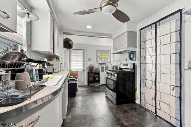 34 E Munson Ave, Dover Town, NJ 07801