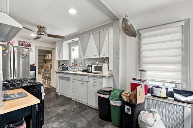 34 E Munson Ave, Dover Town, NJ 07801