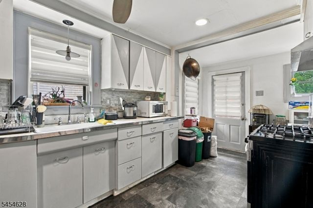 34 E Munson Ave, Dover Town, NJ 07801