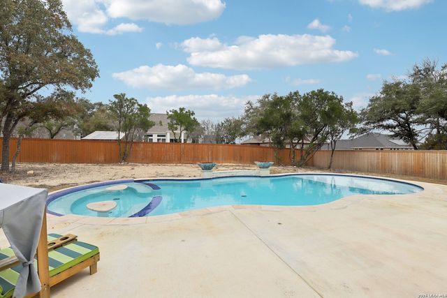 156 Moon, Castroville, TX 78009