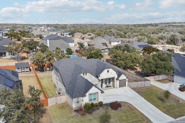 156 Moon, Castroville, TX 78009