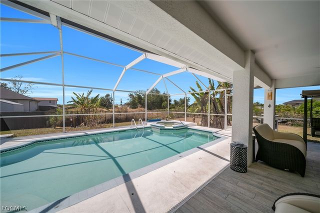 3305 5th ST SW, Lehigh Acres, FL 33976