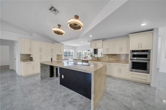 3305 5th ST SW, Lehigh Acres, FL 33976