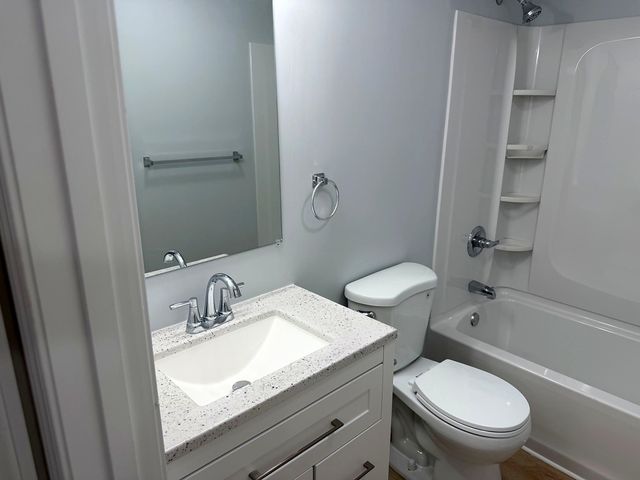 2 Mayfair Ln Apt 101, Nashua, NH 03063