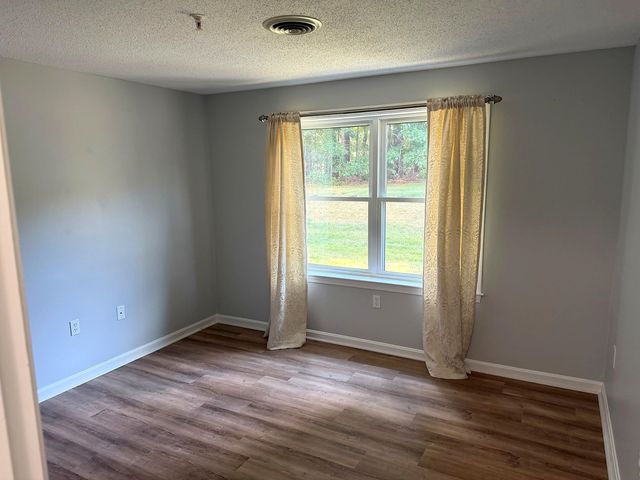 2 Mayfair Ln Apt 101, Nashua, NH 03063