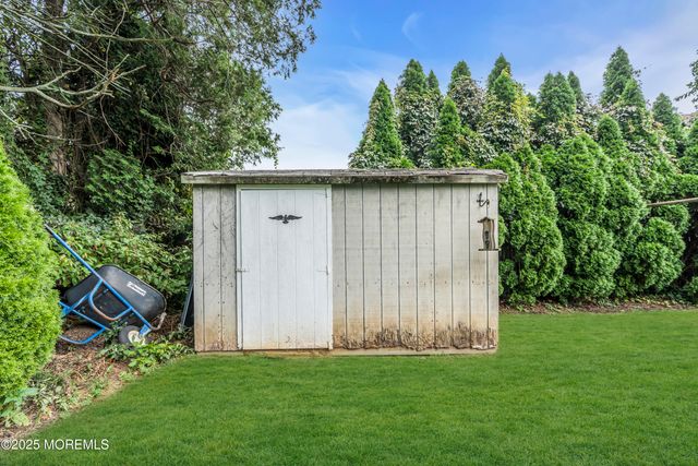 2 Schiverea Avenue, Freehold, NJ 07728