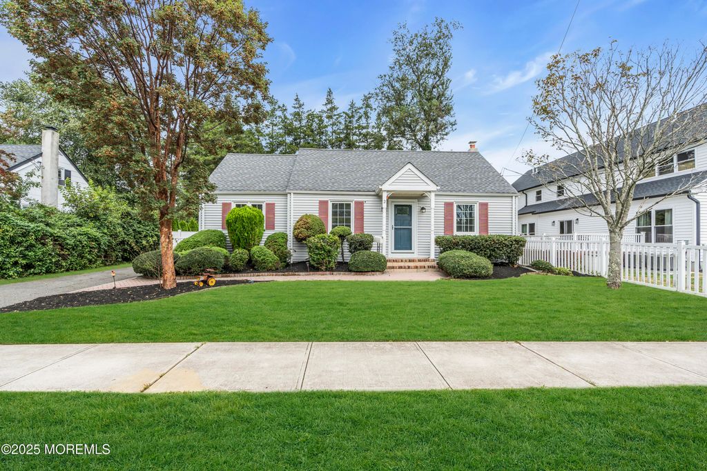 2 Schiverea Avenue, Freehold, NJ 07728