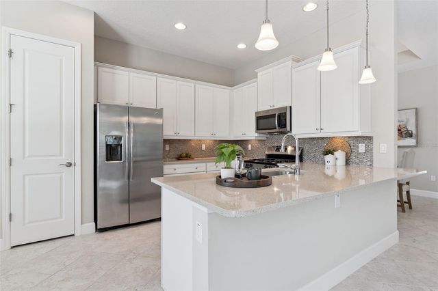 1689 VICTORIA GARDENS DRIVE, Deland, FL 32724