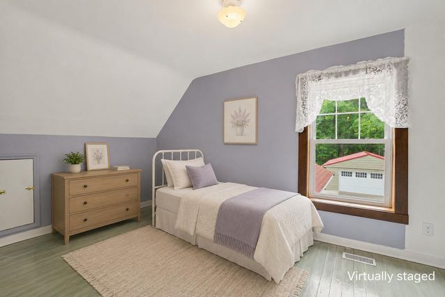 1130 S Shore Drive, Holland City, MI 49423