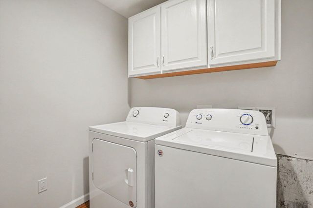 1130 S Shore Drive, Holland City, MI 49423