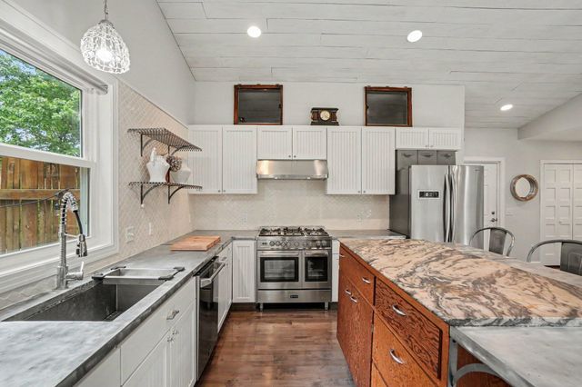 1130 S Shore Drive, Holland City, MI 49423