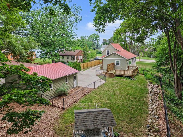 1130 S Shore Drive, Holland City, MI 49423