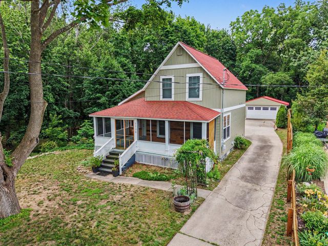1130 S Shore Drive, Holland City, MI 49423