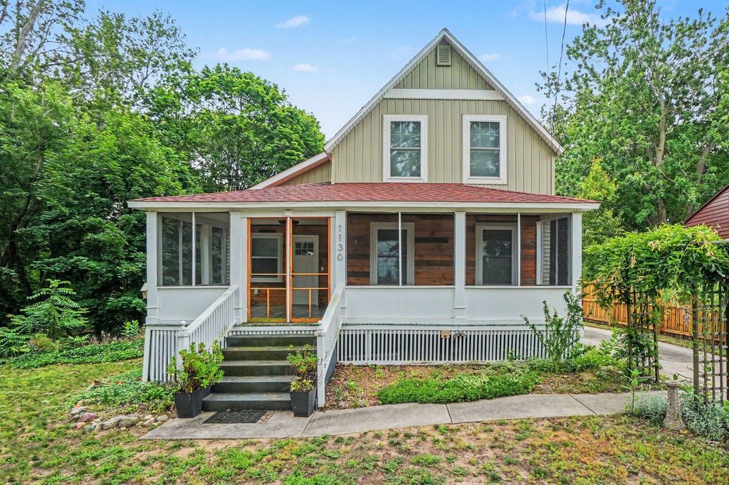 1130 S Shore Drive, Holland City, MI 49423